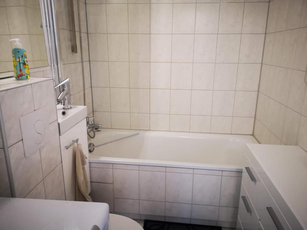 Ferienwohnung Fuer 1-3 Personen In Berlin, Naehe U Friedrichsfelde Luaran gambar